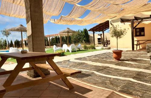 Villanueva del Duque House | Welcoming House in Alcaracejos with Shared Pool