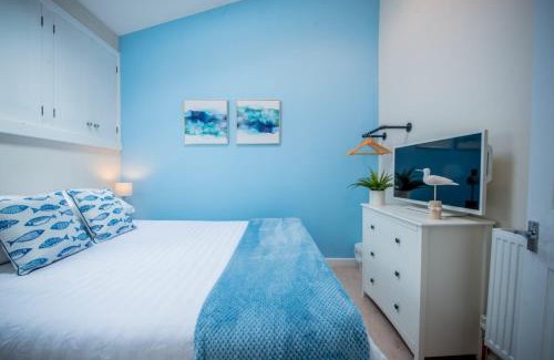 Llanteg House | Welcoming Pembrokeshire home, perfect escape for couples, beach 5 mins, doorstep walks