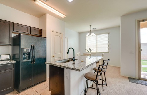 Vinsanto House | Welcoming Phoenix Home w/Community Amenities!