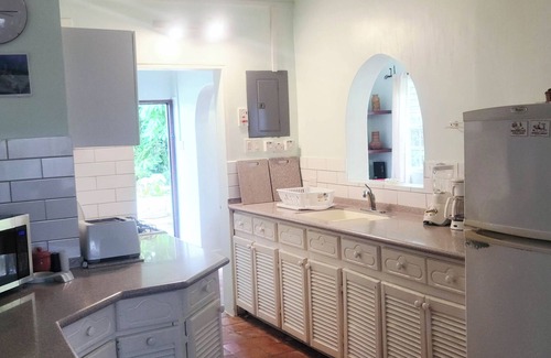 Lascelles Villa | Welcoming Platinum Coast Villa Escape Holetown, 3 BR, 260m to beach (see video)!