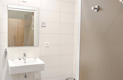 Leeuwarden Hotel | Welcoming Room with Convenient Location Near Leeuwarden Train Station