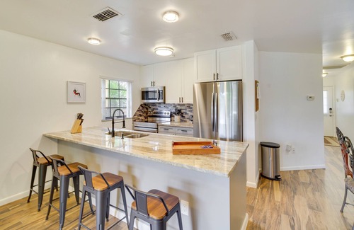 Sun 'N Lake Villa | Welcoming Sebring Villa with Screened Porch!