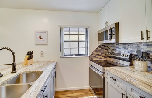 Sun 'N Lake Villa | Welcoming Sebring Villa with Screened Porch!