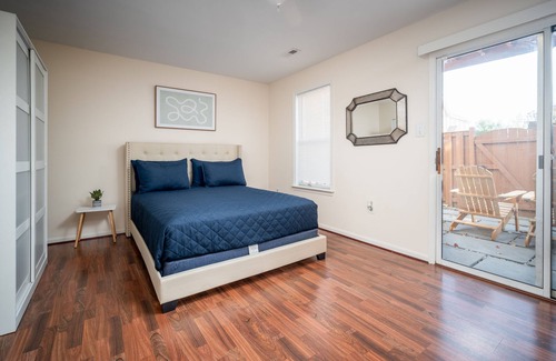 Springfield House | Welcoming Spacious & Trendy Springfield VA Townhome