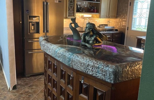 Northeast Anchorage House | Welcoming to Cotton House's 3-bedroom house and WiFi in Anchorage