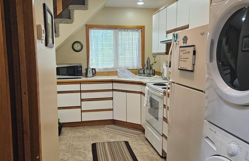 Ketchikan Cabin | Welcoming to our cozy cabin north of town