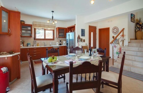 Triopetra House | Welcoming villa in Triopetra with pool