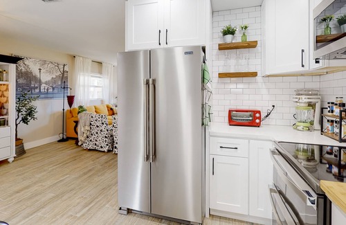 Palm Springs House | Well-appointed bright stay with an enclosed yard, washer/dryer, and central AC