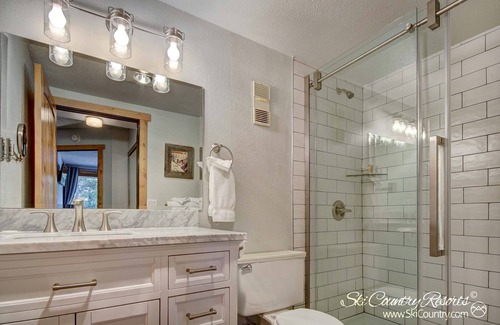 Peak 9 Condo | Well Appointed, Centrally Located Condo in Breck. Wi-Fi, Parking TE313