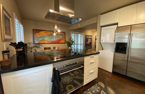 Cloisters Condo | Well Appointed fully furnished 2 BR Biltmore area condo