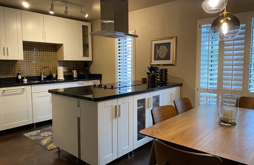 Cloisters Condo | Well Appointed fully furnished 2 BR Biltmore area condo