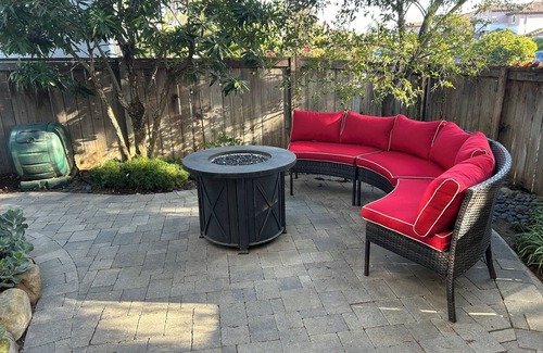 Goleta House | Well-appointed house near UCSB with pool, hot tub, tennis, gym