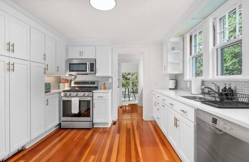 Hyannis Port House | Well appointed luxury home in Hyannis Port. Close to Fortes beach. RPMS113