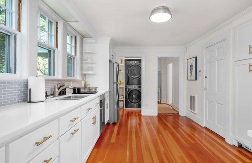 Hyannis Port House | Well appointed luxury home in Hyannis Port. Close to Fortes beach. RPMS113