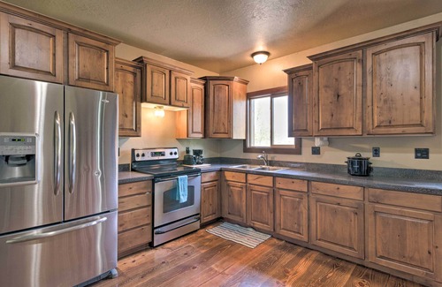 Sterling House | Well-Appointed Sterling Casita with Full Kitchen!