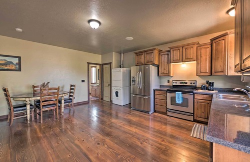 Sterling House | Well-Appointed Sterling Casita with Full Kitchen!