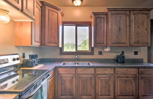 Sterling House | Well-Appointed Sterling Casita with Full Kitchen!