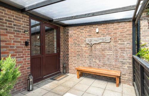 Graffham Apartment | Well-equipped Apartment at Westerlands Farm
