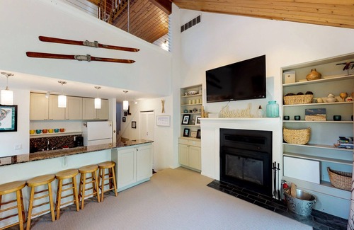Alyeska Condo | Well-equipped condo with WiFi - great location near skiing