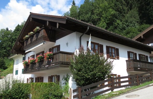 Mitterbach Apartment | Well-equipped holiday apartment in Selbhorn with a south-facing balcony in a central location