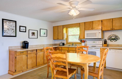 Surf City House | Well-equipped home near the beach with ocean views, outdoor shower, central AC