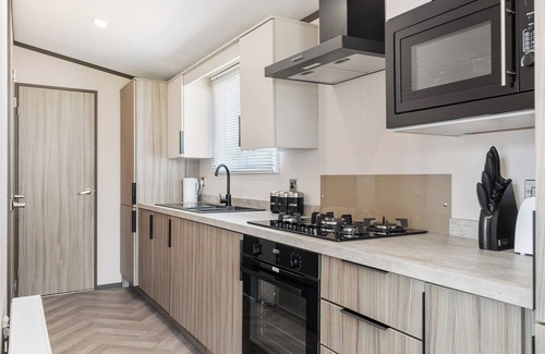 Kilgetty House | Well equipped modern caravan.