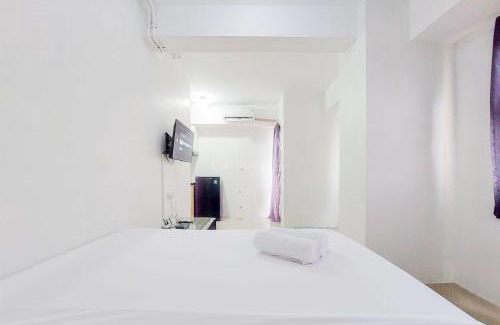 South Tangerang Apartment | Well Furnished with Cozy Designed Studio Urbantown Serpong Apartment By Travelio