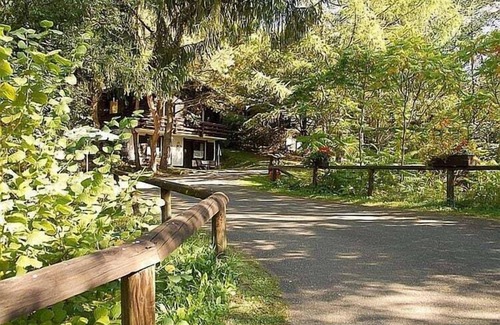 Schoenecken Apartment | Well-kept apartment, located in a wooded area