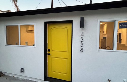 Park Mesa Heights House | Well Lit & Charming Pet Friendly 1 bed, 1 bath Home Near LAX, Culver City, Sofi