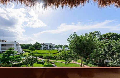 Costa Maya Condo | Well Maintained Beach Front Large 5 Bed/Bath Condo w/Solarium