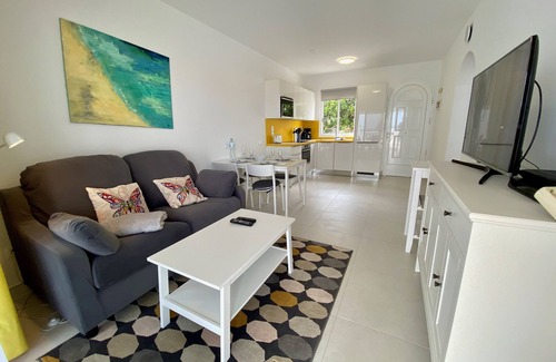 Bahia Calma House | Well maintained bungalow just 3 minutes walk from the white sandy beach