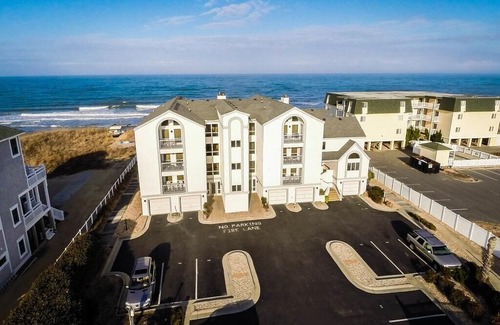 Kill Devil Hills Condo | Wellington By The Sea #203 - 3 Bedroom Luxury Oceanfront in Kill Devil Hills