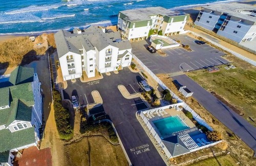 Kill Devil Hills Condo | Wellington By The Sea #203 - 3 Bedroom Luxury Oceanfront in Kill Devil Hills