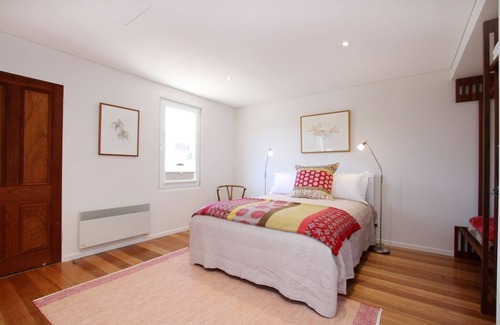 North Hobart House | Wellington Cottage - walk North Hobart restaurants