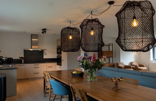 Thorn Villa | Wellness 12p - Six Bedroom Villa, Sleeps 12