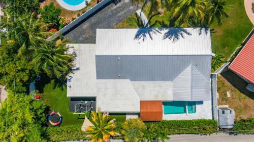 Lighthouse Point House | Wellness Retreat w Pool-Gym-Family Fun
