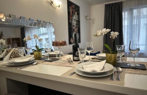 Terezvaros Apartment | Wellness Spa Suite by the Opera