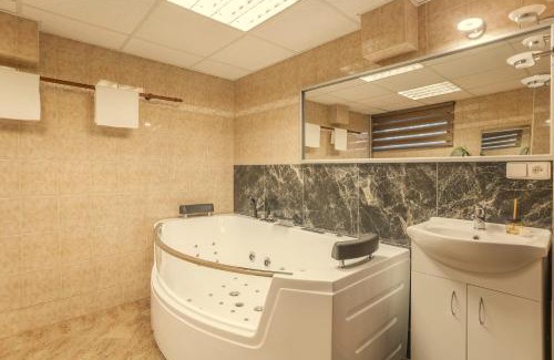 Prague 5 Apartment | Wellness studio! Finnish sauna, Whirlpool, Gym & more!