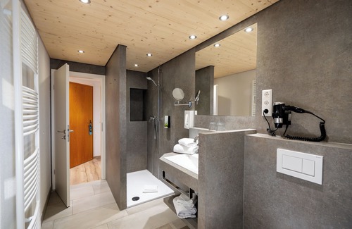 Uehlingen-Birkendorf Hotel | Wellnesshotel Sonnenhof & Sonnhalde