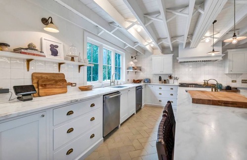 Amagansett House | Wells Villa by Rove Travel - Family Home with Pool & Sauna