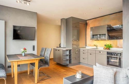 Pelham Apartment | Wellvital, 86 qm Souterrain, 2 separate Schlafzimmer, 2 Bäder