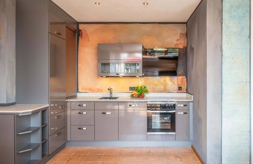 Pelham Apartment | Wellvital, 86 qm Souterrain, 2 separate Schlafzimmer, 2 Bäder
