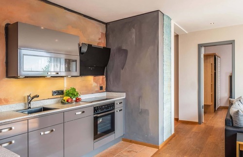 Pelham Apartment | Wellvital, 86 qm Souterrain, 2 separate Schlafzimmer, 2 Bäder