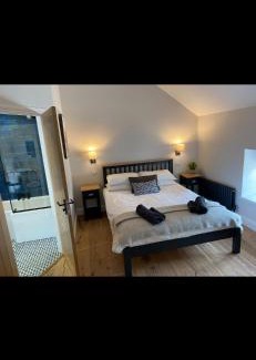 Llangeler House | Welsh Barn