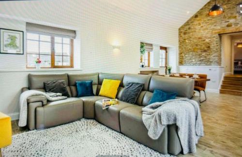 Llangeler House | Welsh Barn