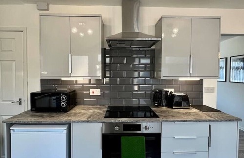 Merthyr Tydfil House | Welsh Getaway Home 2 (10 mins to Bike Park Wales)