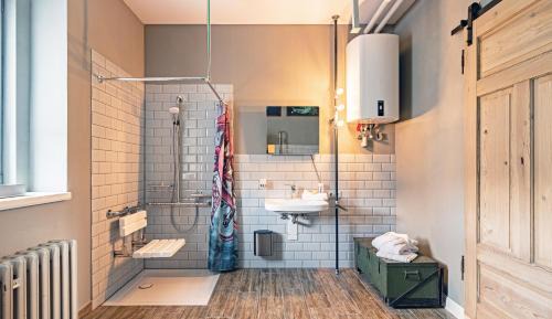 Muldenhammer Hotel | Weltraumbahnhof Rautenkranz - Steampunk Hotel
