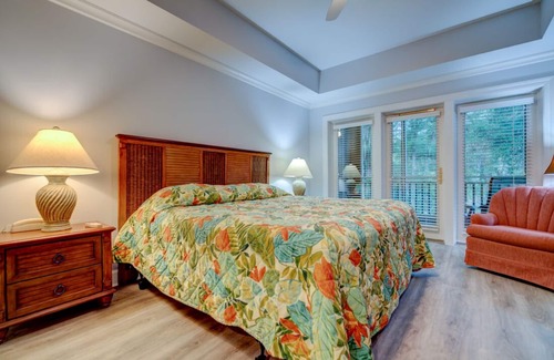 Palmetto Dunes Condo | Wendover Dunes 8139 - 2 Master Bedrooms/Master Baths - Screened Verandah