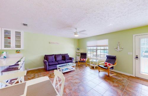 West Panama City Beach Apartment | Wendwood Condominiums F2