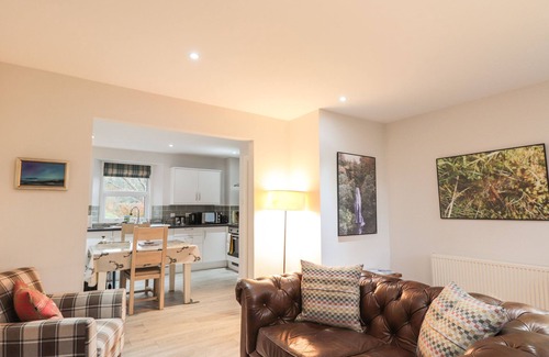 Foyers Apartment | WENDY'S PLACE, character holiday cottage, with open fire in Foyers